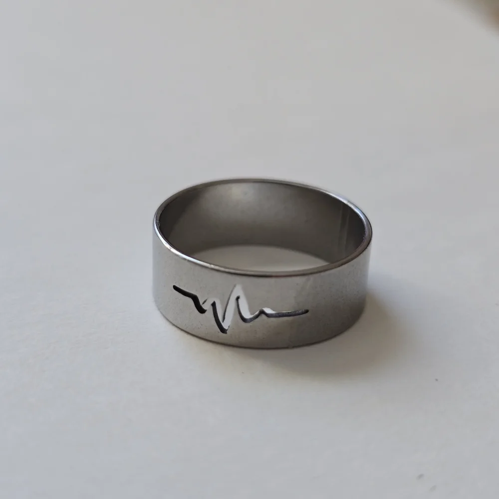 Silver Ring with Heartbeat Design Size 7
